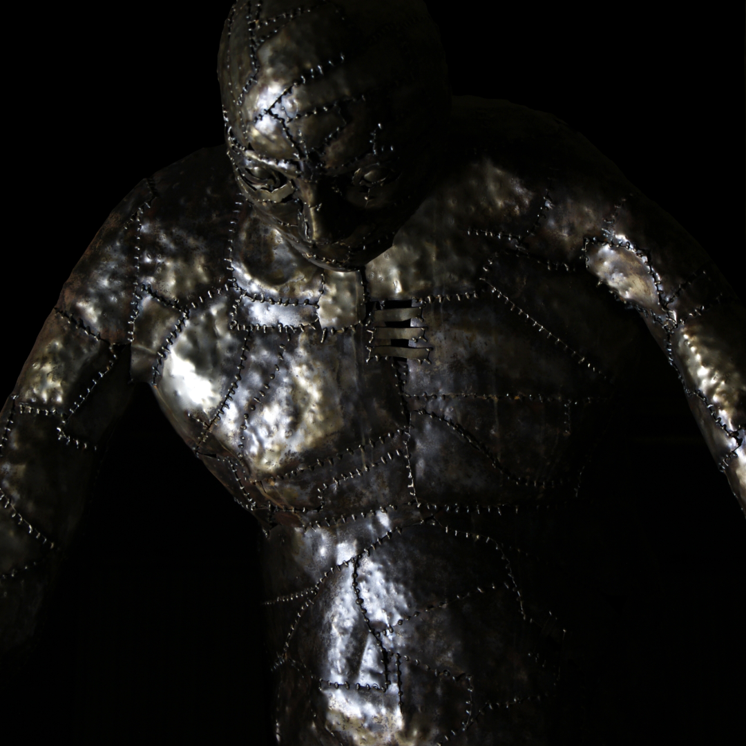 Escultura en hierro de titulada EGO de Miguel Murillo