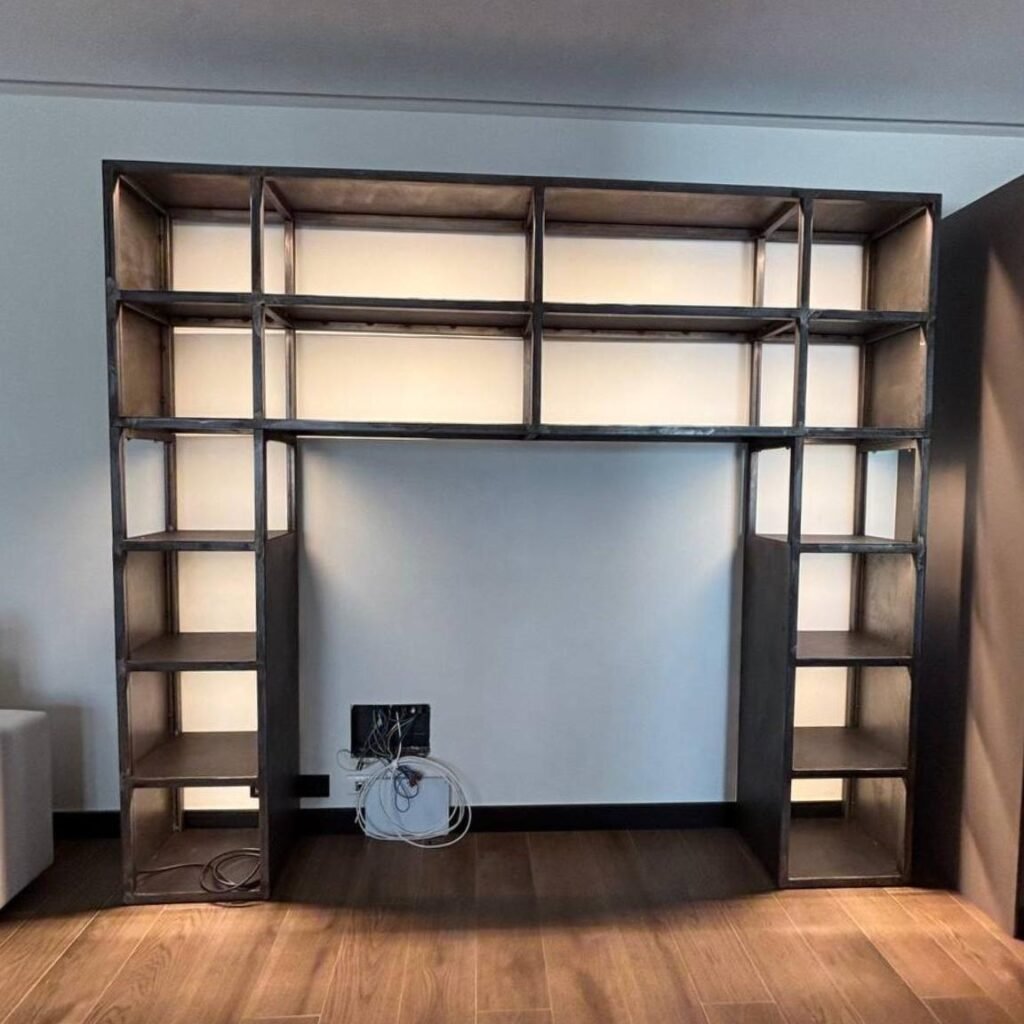 estantería mueble indsutrial diseñada y creada por el hangar